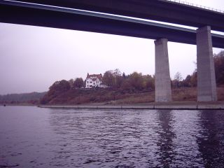 Holtenau, híd a zsilip előtt